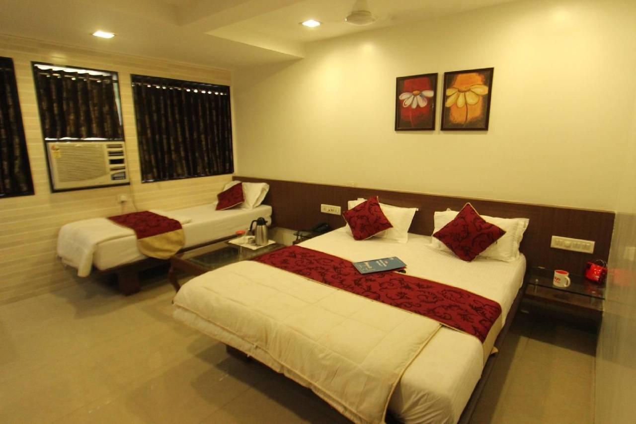 Oyo Rooms Lal Darwaja Road 