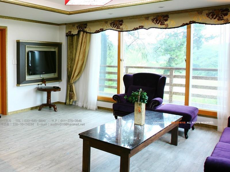 Hanok stay hyusim hotel south korea