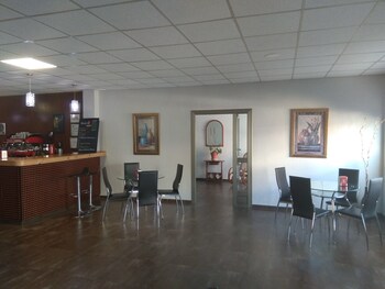 Hospederia Montes Breakfast Area