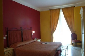 Hotel Ede Guestroom