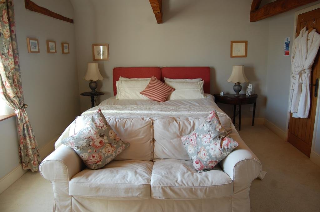 Home Barn Bed And Breakfast 