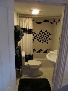Herbivorian House Bathroom