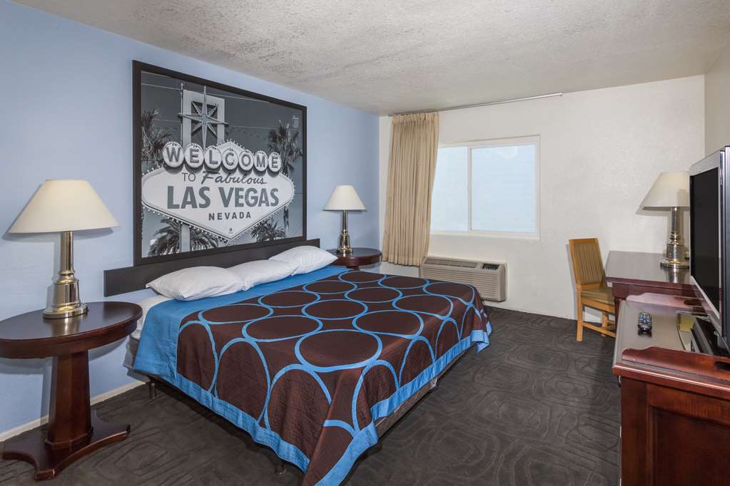 Super 8 Las Vegas North Strip Fremont Street Area Guest room
