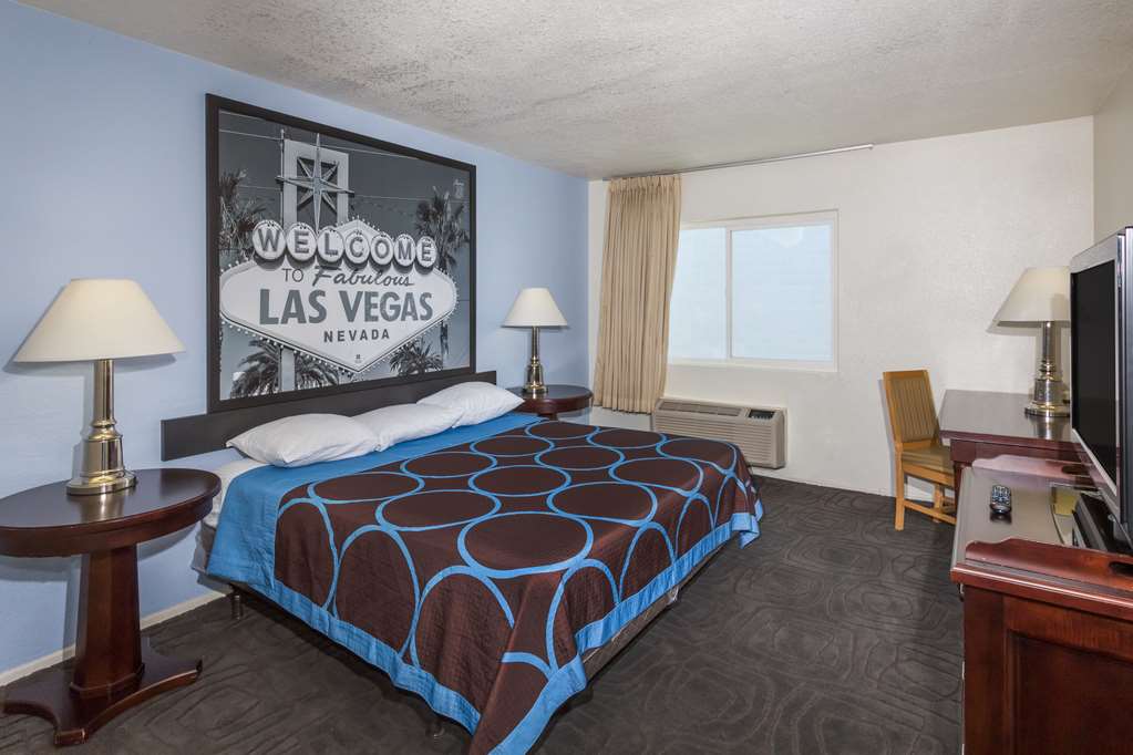 Super 8 Las Vegas North Strip Fremont Street Area (سوپر ۸ لاس وگاس نورت استریپ فرمونت استریت آری) Guest room