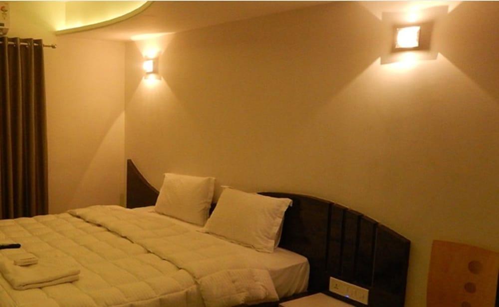 Hotel Vraj Inn 