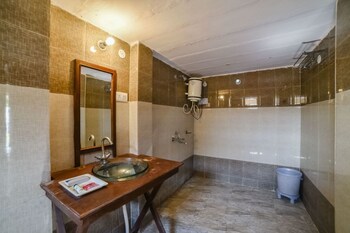 Pushkar Rajwara Resort Bathroom