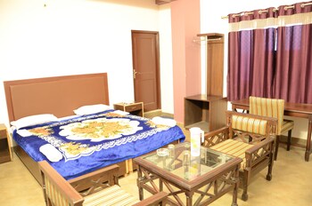 Hotel Sohandeep Dining