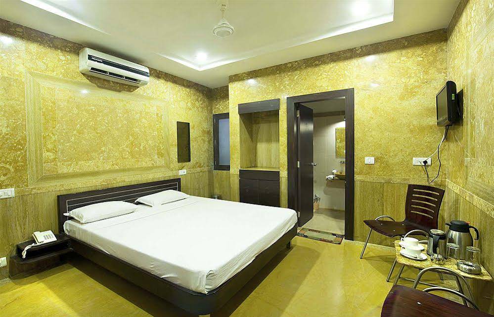 Hotel Shanti Residency 