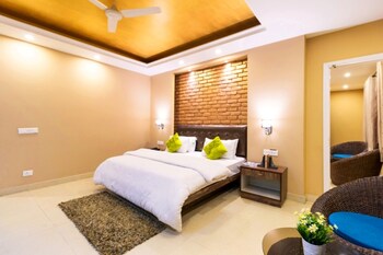 Nirvana Lodge & Lounge Mussoorie Guestroom
