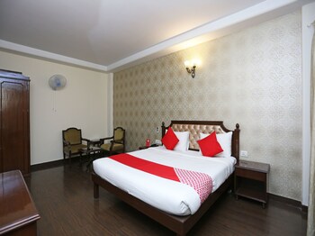 Oyo 16565 Karnal Haveli Guestroom