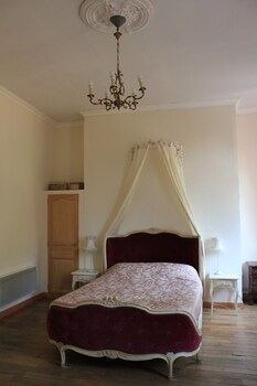 Chateau Des Lys Guestroom