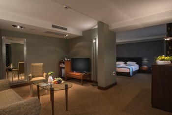 Rosslyn Thracia Hotel Sofia Guestroom