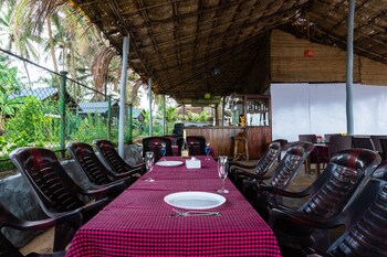 Vista Praia Beachfront Cottages Dining