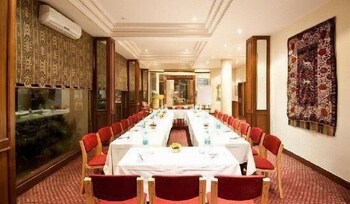 Regent Hotel Andheri (رجنت هتل آندهری) Dining