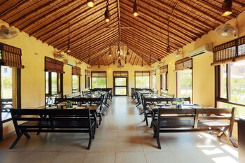 Corbett Mango Bloom Spa Resort Dining