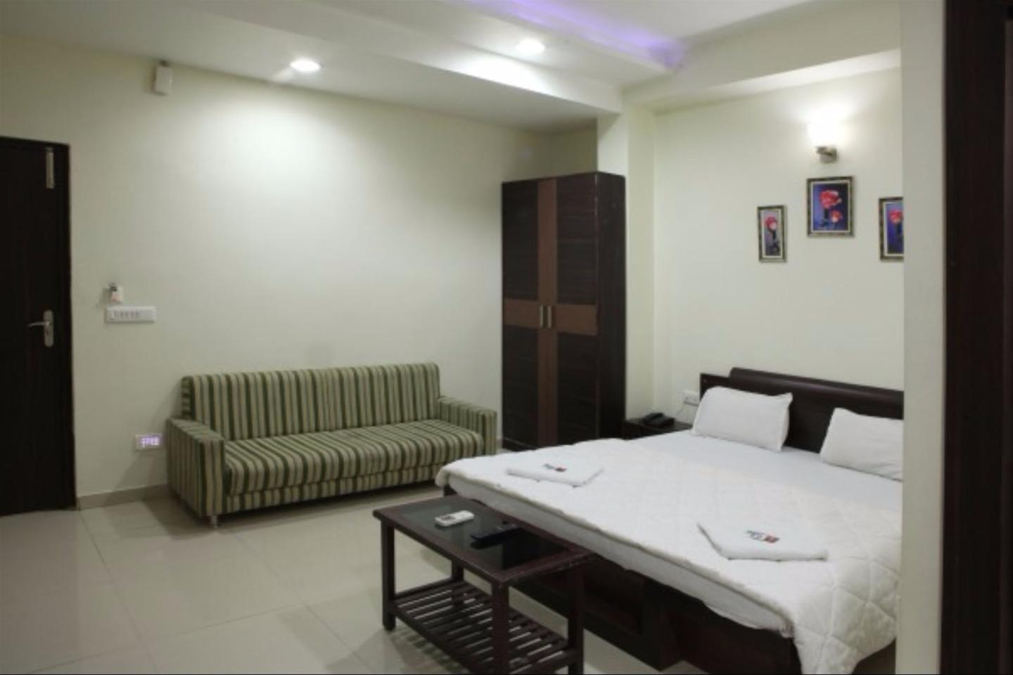 Hotel Almond Inn 
