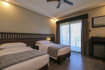 Two Seasons Coron Bayside Hotel (توو سیزنس كورون بیسید هتل) Guestroom