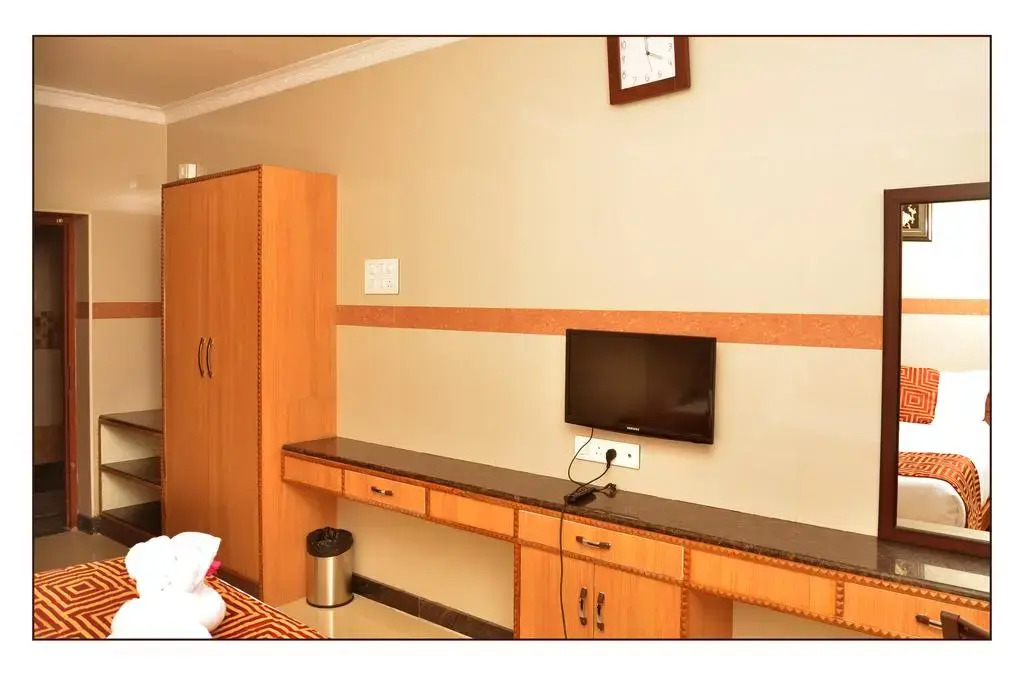 Hotel Gvs Residency (هتل گوس رسیدنكی) 