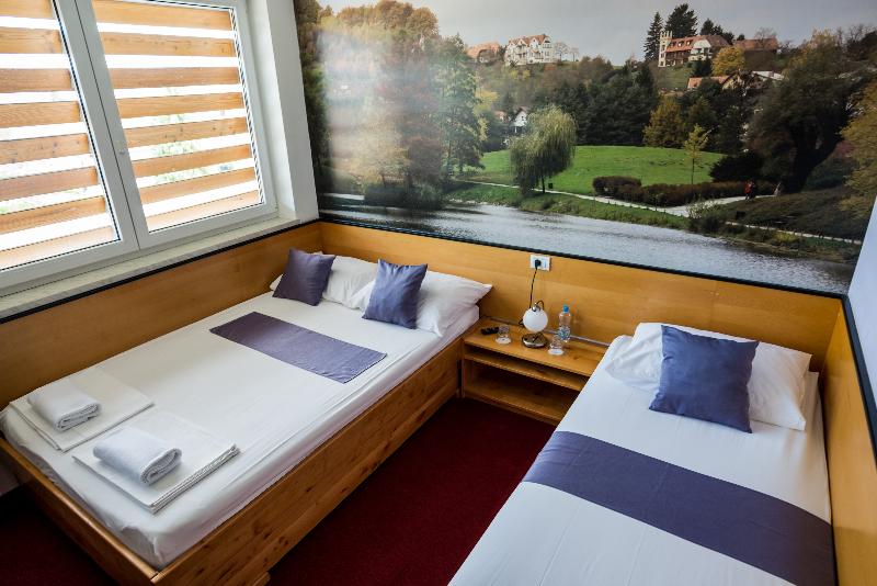 Hotel Tabor (هتل تابور) Room
