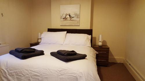 Mytchett's Den 