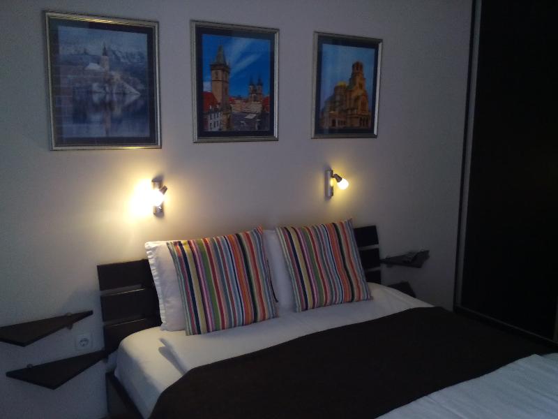 Alexander Business Apartments Room