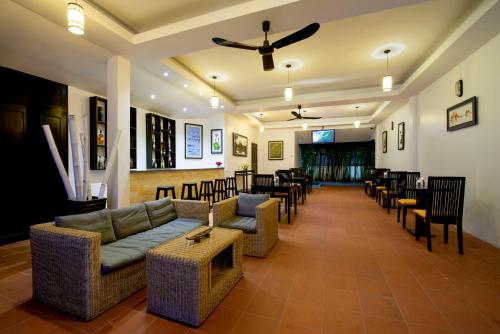Reasey Boutique Villa Hotel Description
