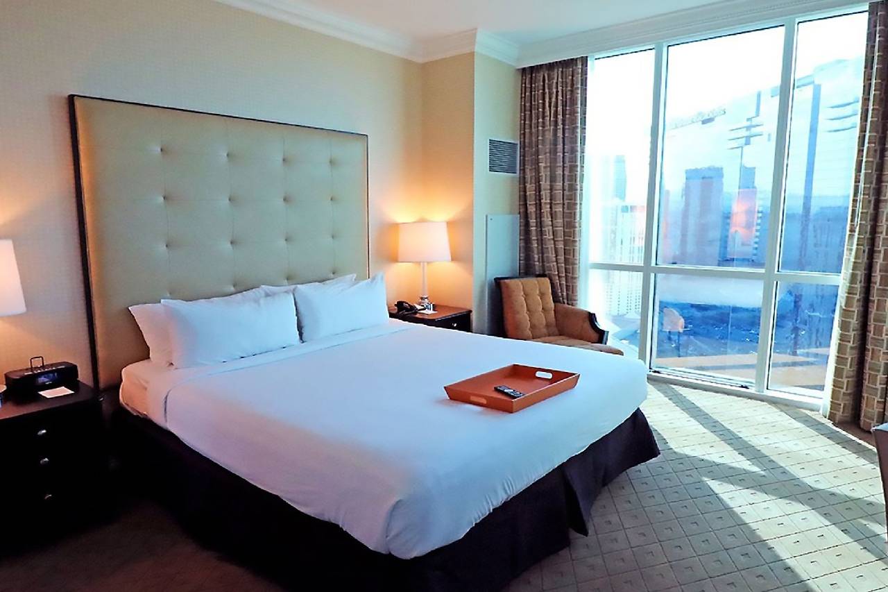 Aaa Suite At The Signature Condo Hotel 