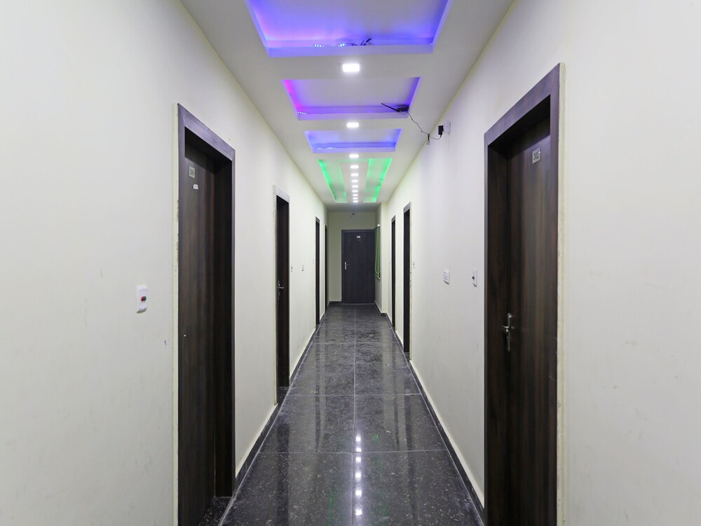 Oyo 11344 Hotel Glorify Stay (اویو ۱۱۳۴۴ هتل گلوریفی استی) Hallway