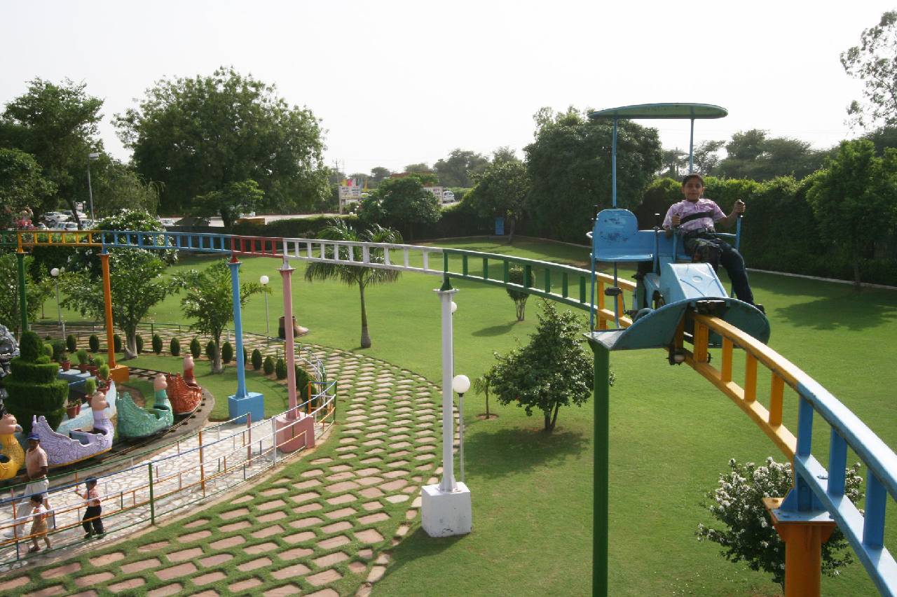 Aapno Ghar Resort 