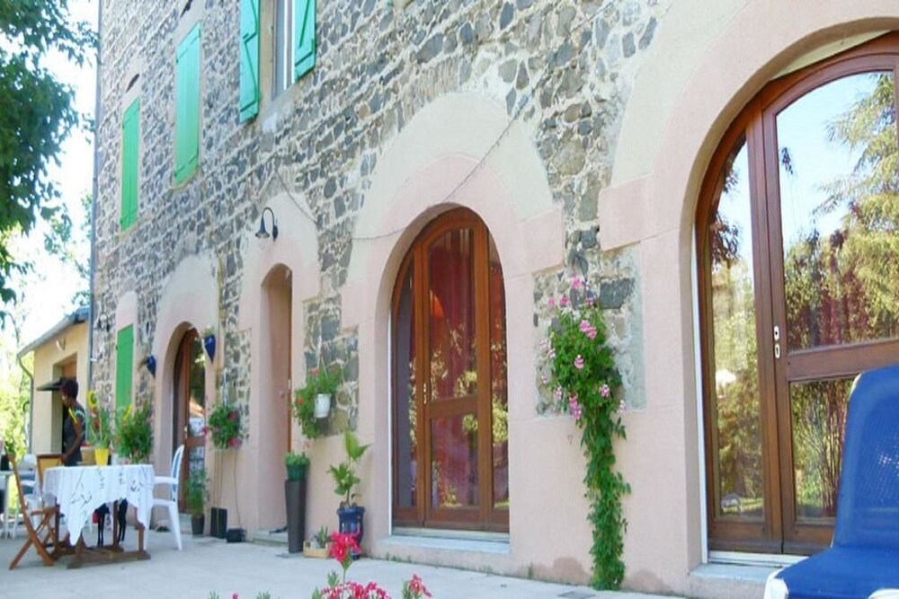 Pipangaille Hotel Front
