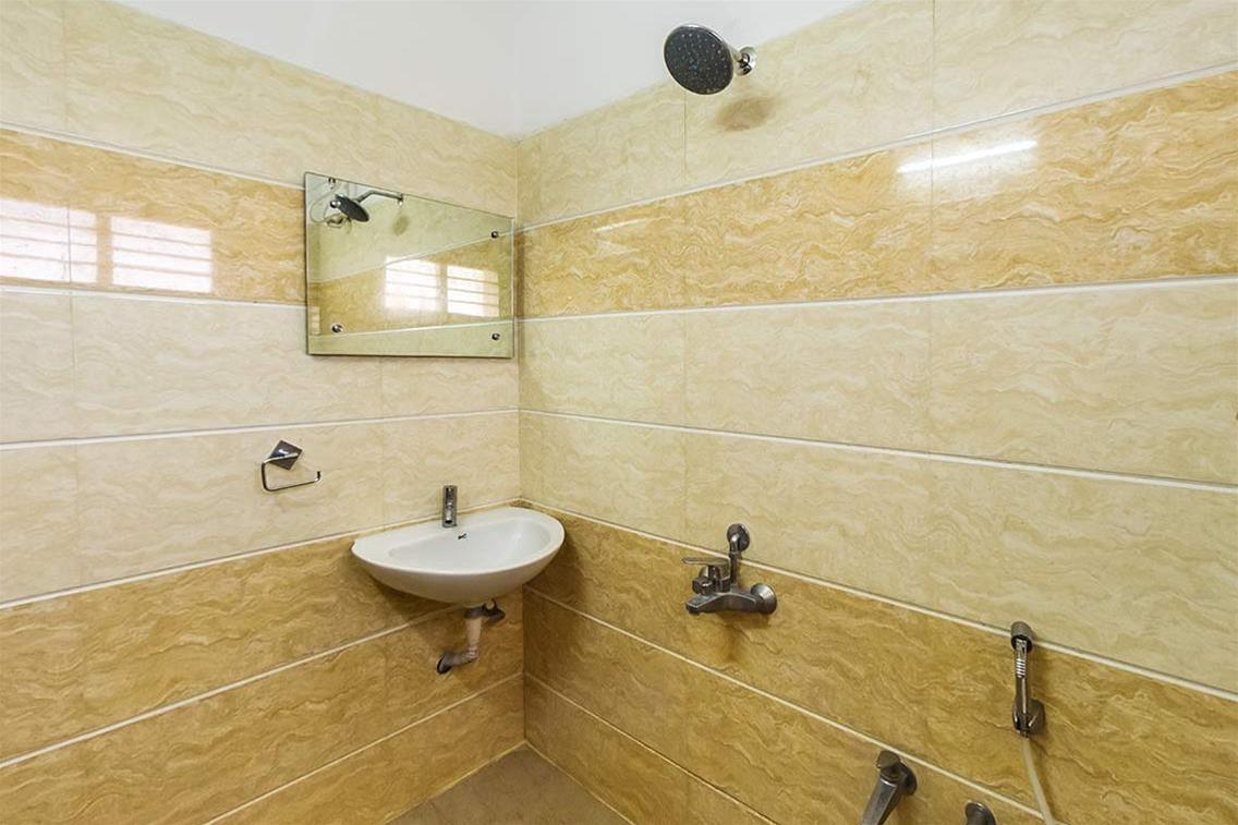 Hotel Imperial Regency (هتل ایمپریال ریجنسی) 