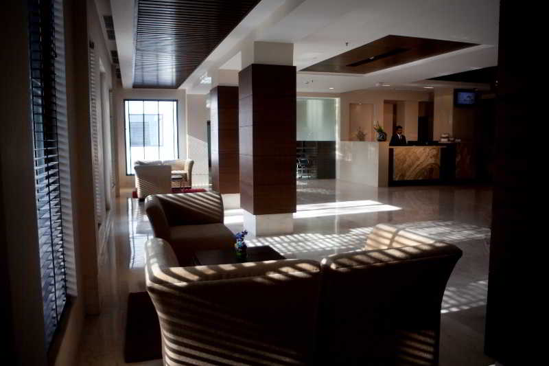 Vibe By The Lalit Traveller Lobby