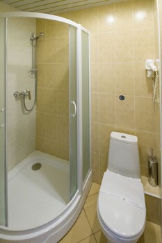 Rus Hotel Bathroom