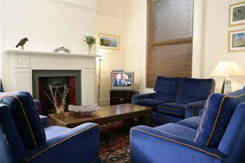Pearl Court Guesthouse 