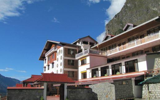 Yarlam Resort 