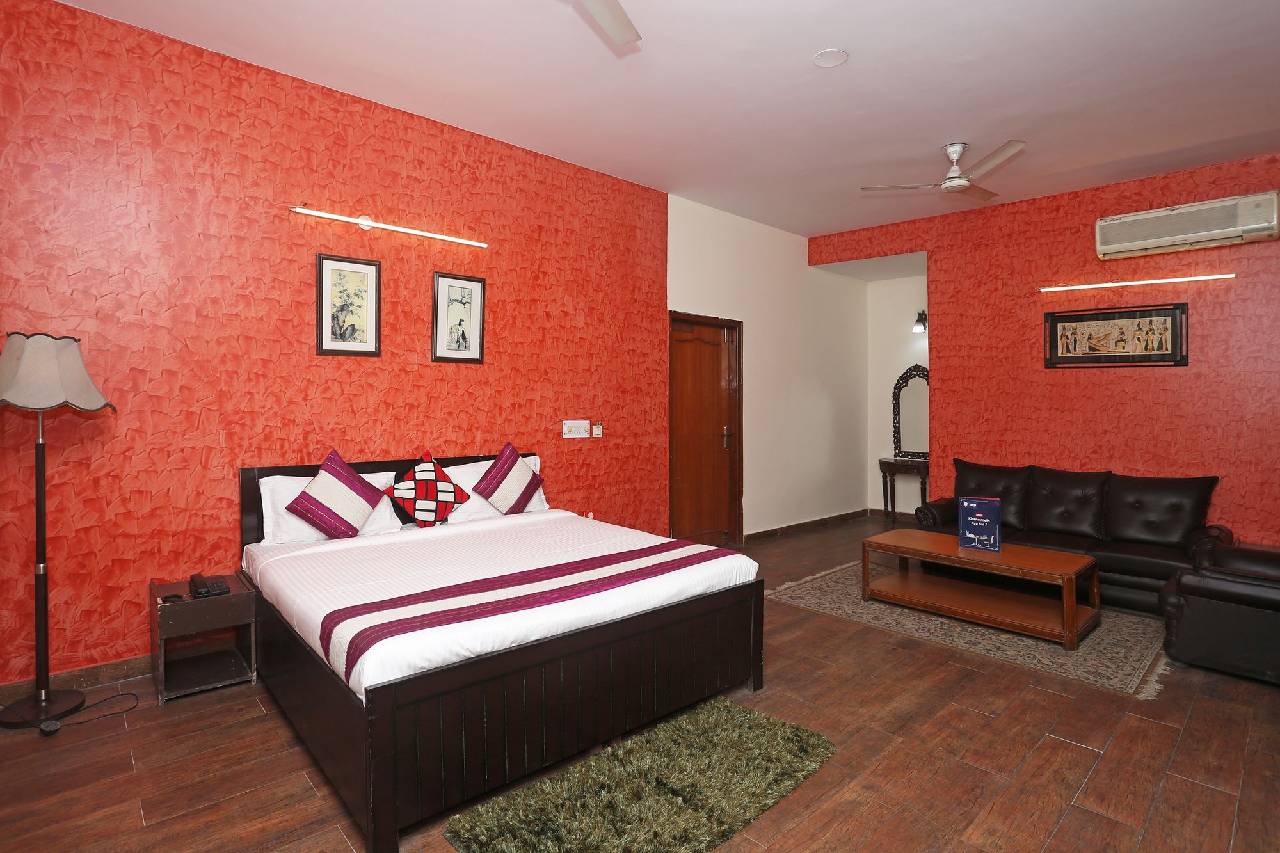 Oyo 12722 B K House 
