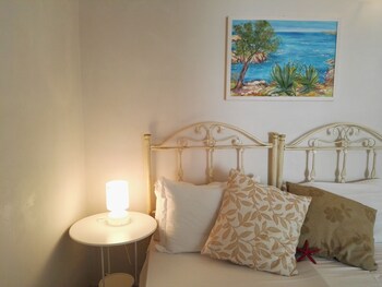 Apulia Tourist Mancaversa Guestroom