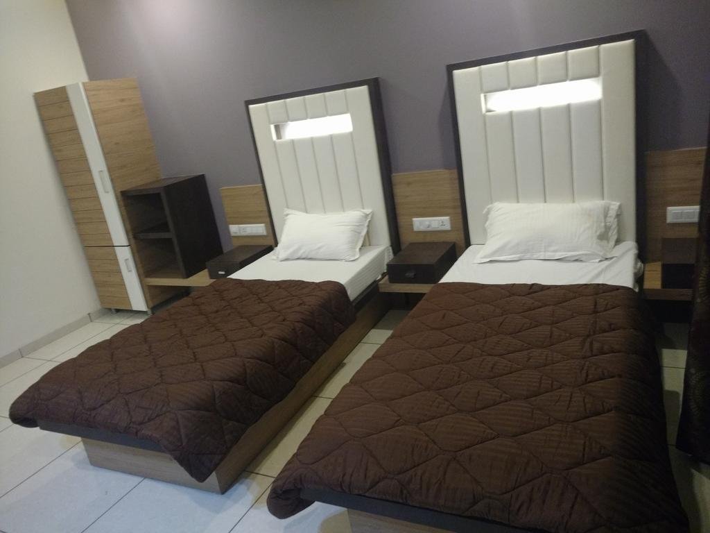 Hotel Anand Corner 