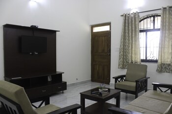 Oyo 9860 Home 1 Bhk Bardez North Goa Living Room