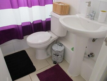 Condominio Marina (كوندومینیو مارینا) Bathroom