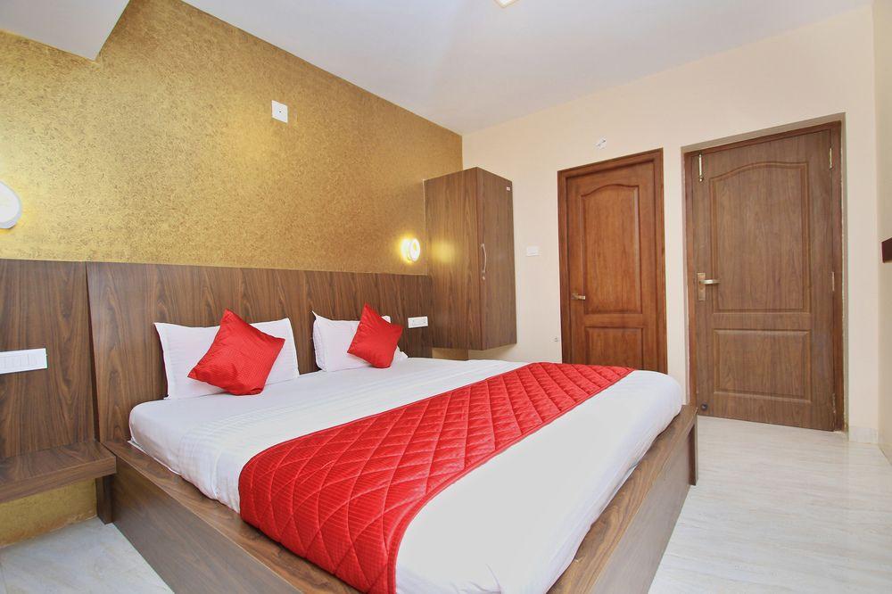 Oyo 11396 Hotel Cyprus Inn 