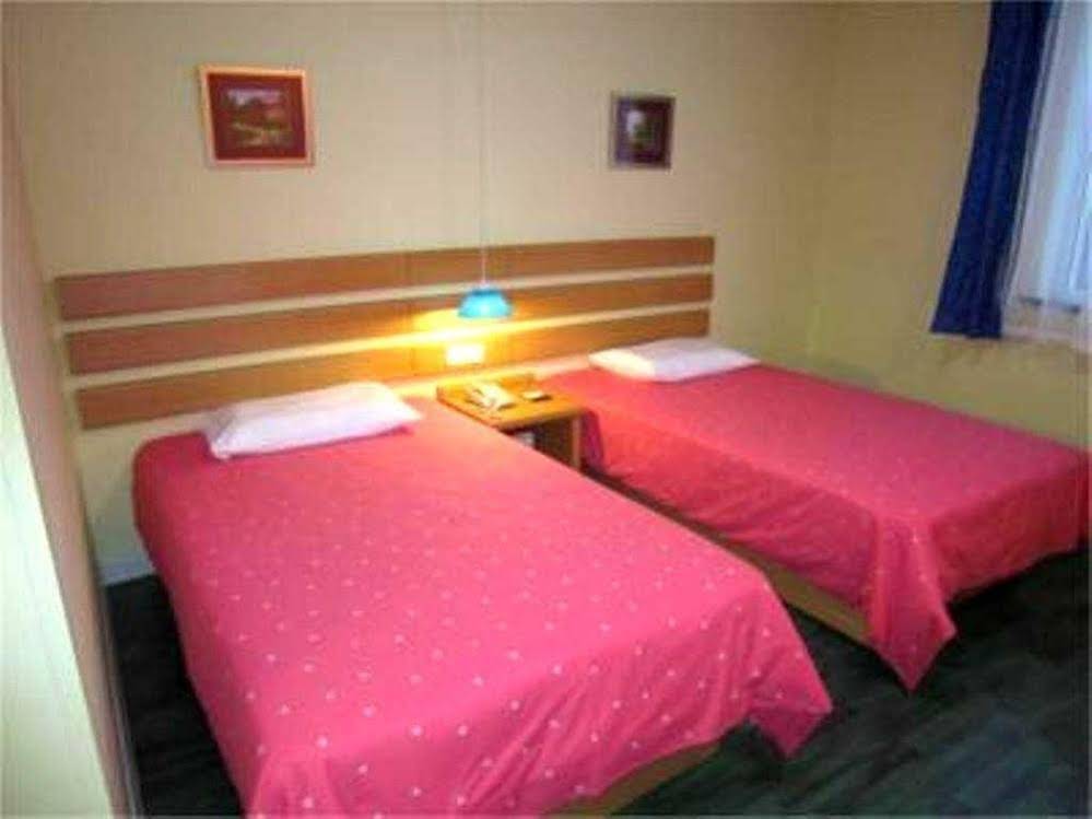Home Inn (هوم این) 