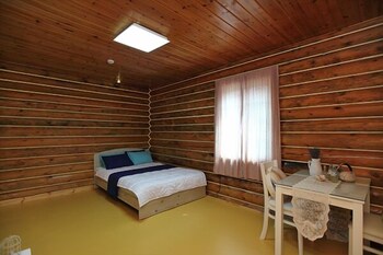 Muju Moon River Pension Guestroom