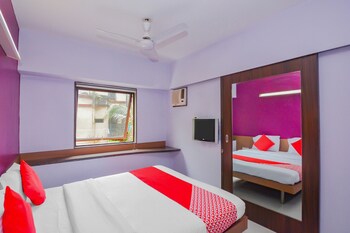 Oyo 18803 Smart Inn Guestroom