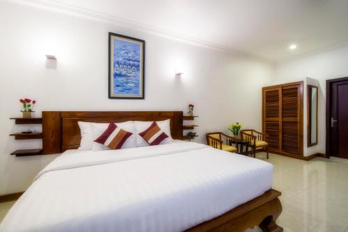 Reasey Boutique Villa Hotel Description