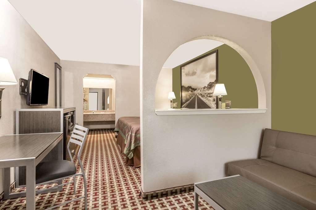 Super 8 Houston Nasa Webster Area (سوپر ۸ هوستون ناسا وبستر آری) Suite