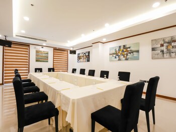 Sunlight Guest Hotel Coron Meeting Facility