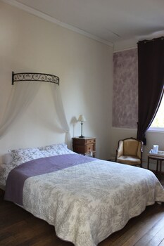 Chateau Des Lys Guestroom