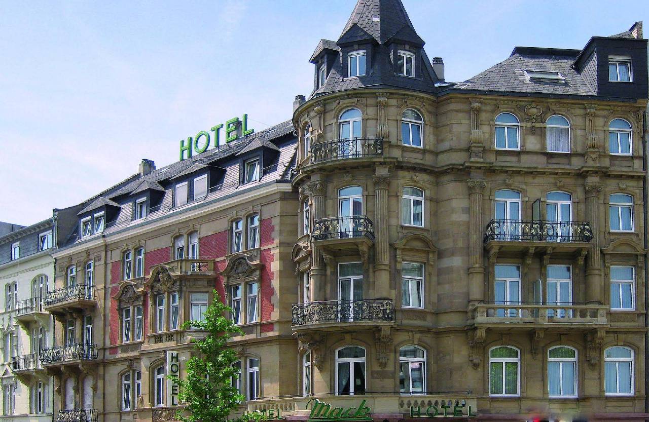 Hotel Mack (هتل ماک) 