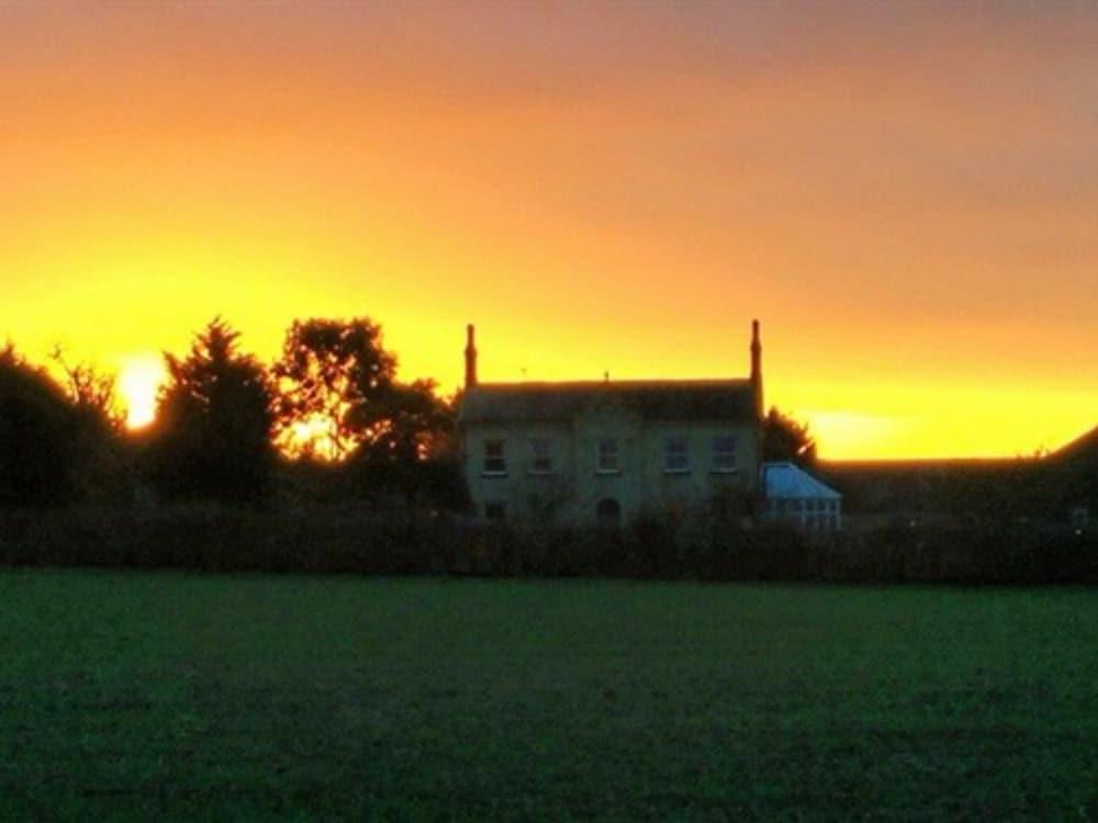 Woodleys Farm House 
